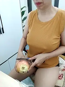 Mina luna online show from September 2025 11:12:02 PM
