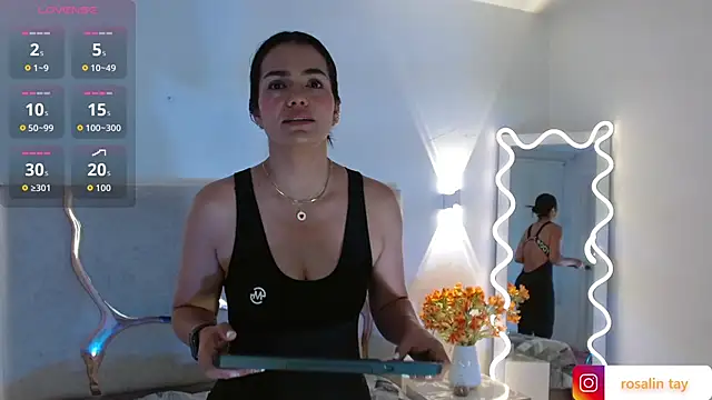 Snapshot of Rosalind_tay chatting on November 2025 11:03:01 AM Rosalind tay online show from November 2025 11:03:01 AM