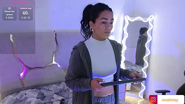 Snapshot of Rosalind_tay chatting on November 2025 10:53:01 AM Rosalind tay online show from November 2025 10:53:01 AM