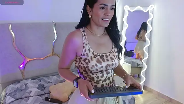 Snapshot of Rosalind_tay chatting on November 2025 05:18:02 PM Rosalind tay online show from November 2025 05:18:02 PM