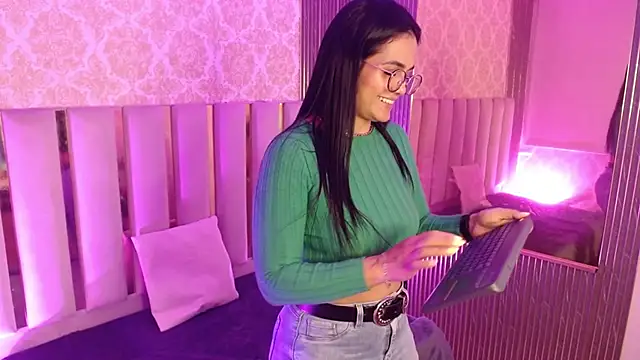 Rosalind tay online show from April 2026 03:08:02 AM