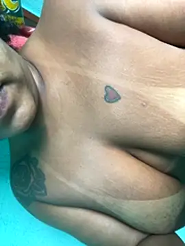 morenaluaa online show from December 2025 03:43:01 PM