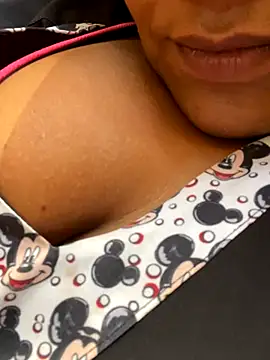 morenaluaa online show from November 2025 04:18:02 PM