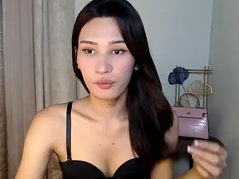 SerenaCortesi online show from December 2025 06:58:02 PM