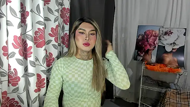 Snapshot of kimmy_slut chatting on October 2025 10:43:02 PM kimmy slut online show from October 2025 10:43:02 PM