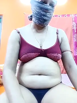 Snapshot of Hotpuja25 chatting on September 2025 04:40:02 AM Hotpuja25 online show from September 2025 04:40:02 AM