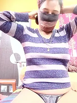 Hotpuja25 online show from February 2026 04:31:02 AM