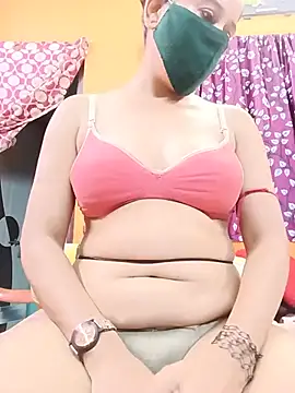 Hotpuja25 online show from June 2026 01:44:02 PM
