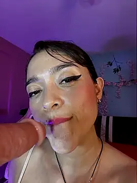 Luciemaurerr online show from November 2025 03:10:02 AM