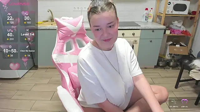 LinaElasm online show from March 2026 11:28:02 PM