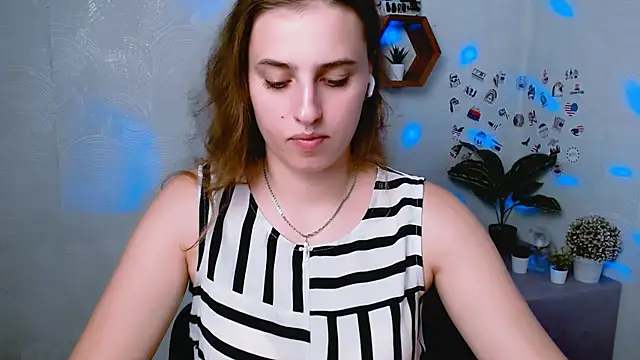 AmandaDimond  online show from September 2025 01:00:02 PM