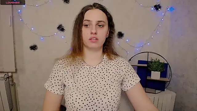 AmandaDimond  online show from February 2026 01:00:01 PM