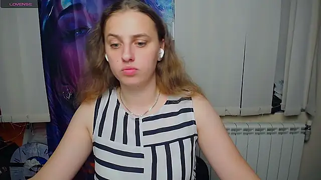 AmandaDimond  online show from June 2026 12:35:02 PM