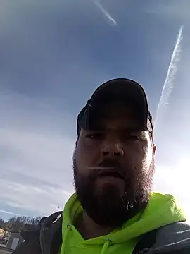 Snapshot of DouginWv chatting on December 2025 06:53:01 PM DouginWv online show from December 2025 06:53:01 PM