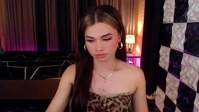 BigCockMaxineTS online show from November 2025 08:12:01 PM