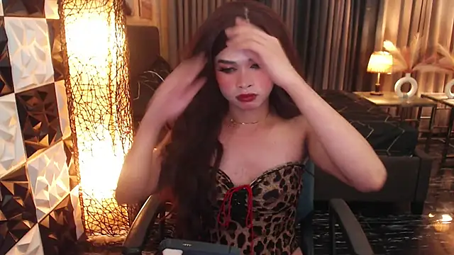 BigCockMaxineTS online show from October 2025 08:19:02 AM