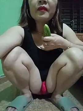Snapshot of SexyQueen99 chatting on June 2026 09:32:02 PM SexyQueen99 online show from June 2026 09:32:02 PM