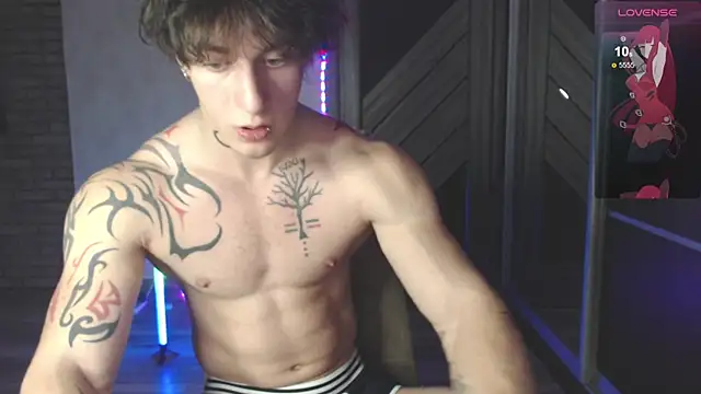 Brendan  Piks online show from November 2025 09:03:02 PM