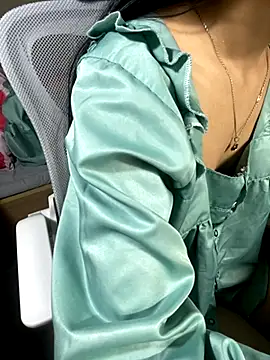 Snapshot of Mina048 chatting on November 2025 09:58:02 PM Mina048 online show from November 2025 09:58:02 PM