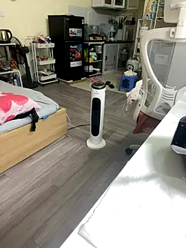 Snapshot of Mina048 chatting on November 2025 11:43:02 PM Mina048 online show from November 2025 11:43:02 PM