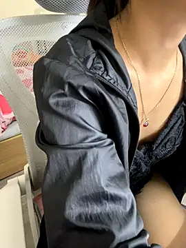 Snapshot of Mina048 chatting on November 2025 02:45:02 AM Mina048 online show from November 2025 02:45:02 AM