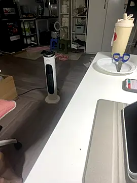 Snapshot of Mina048 chatting on November 2025 07:51:01 PM Mina048 online show from November 2025 07:51:01 PM