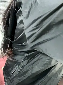 Snapshot of Mina048 chatting on November 2025 06:13:02 PM Mina048 online show from November 2025 06:13:02 PM