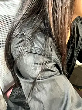 Snapshot of Mina048 chatting on November 2025 02:39:02 PM Mina048 online show from November 2025 02:39:02 PM