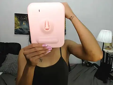 Savanna White online show from November 2025 12:20:01 PM