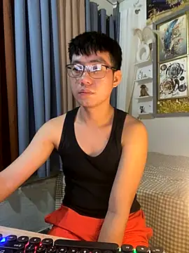 xshyboyx online show from November 2025 02:31:02 PM