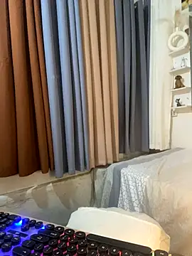 xshyboyx online show from October 2025 05:57:02 PM