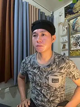 xshyboyx online show from February 2026 01:53:01 PM