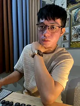 xshyboyx online show from December 2025 10:49:02 AM