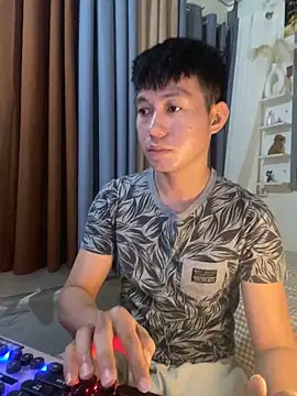 xshyboyx online show from December 2025 06:18:02 AM