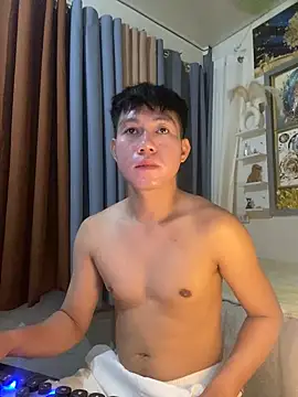 xshyboyx online show from January 2026 12:41:02 PM