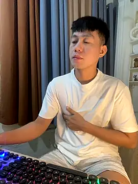 xshyboyx online show from October 2025 03:33:01 PM