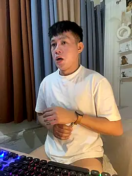 xshyboyx online show from October 2025 03:49:01 AM