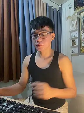 xshyboyx online show from December 2025 11:42:02 AM