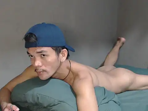 Snapshot of Natsboii chatting on May 2026 11:44:01 AM Natsboii online show from May 2026 11:44:01 AM