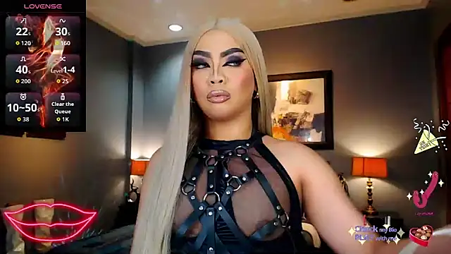 FridaHumphrey online show from October 2025 06:08:01 PM