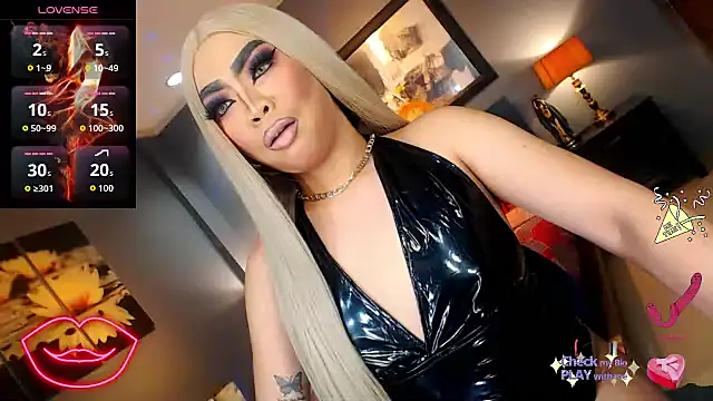 FridaHumphrey online show from November 2025 06:22:01 PM