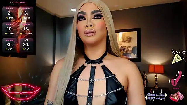 FridaHumphrey online show from October 2025 05:22:02 PM