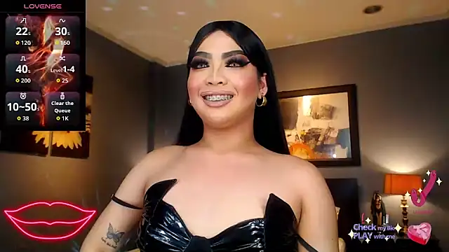 FridaHumphrey online show from April 2026 07:04:01 PM