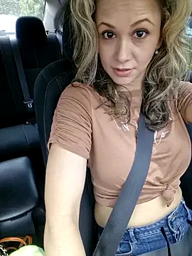 Snapshot of Miasiren chatting on December 2025 03:22:02 PM Miasiren online show from December 2025 03:22:02 PM