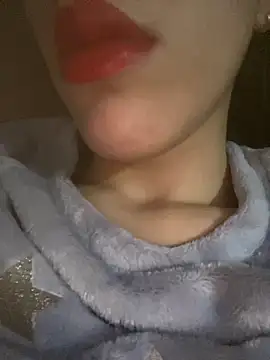 Mimisixo online show from November 2025 10:43:01 PM