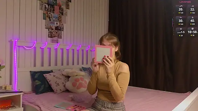 Snapshot of BeatrixCarIeton chatting on November 2025 07:07:02 PM BeatrixCarIeton online show from November 2025 07:07:02 PM