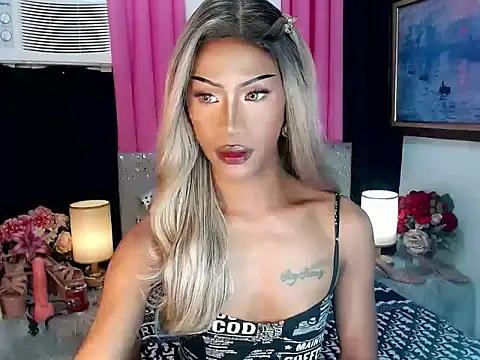 sassylatina online show from April 2026 04:41:01 PM
