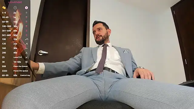 Snapshot of KarlBoss1 chatting on September 2025 01:40:01 PM KarlBoss1 online show from September 2025 01:40:01 PM