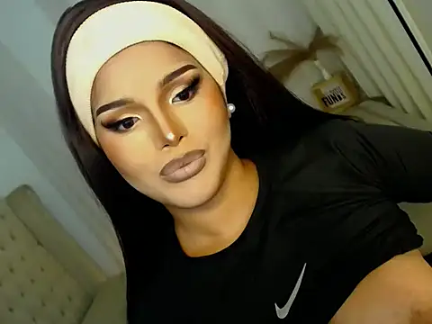 Snapshot of Aviana_Xxx12 chatting on November 2025 06:01:02 PM Aviana Xxx12 online show from November 2025 06:01:02 PM