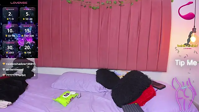 ana foxi online show from April 2026 07:07:02 PM